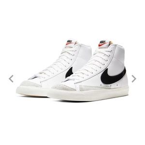 Nike Women’s Blazer Mid 77 Shoes